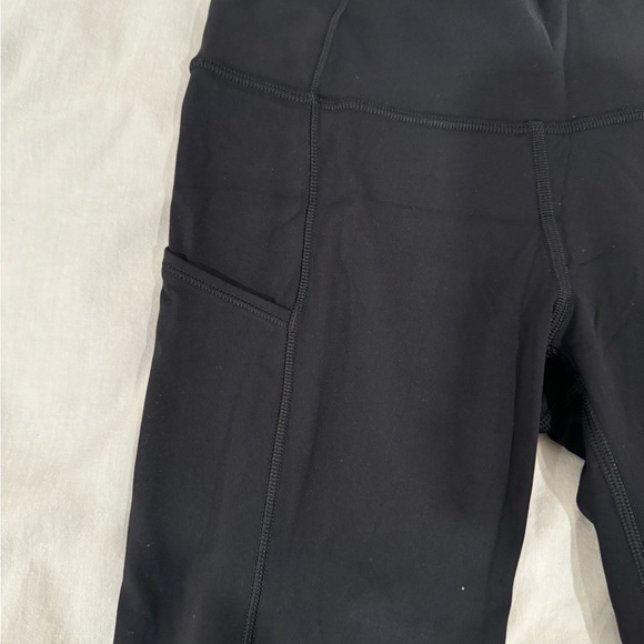 Lululemon capris - Picture 4 of 8